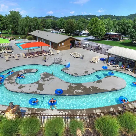 Sun Outdoors Pigeon Forge Villa